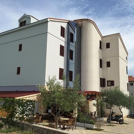 Apartments Villa Cherry Novalja Exteriér fotografie
