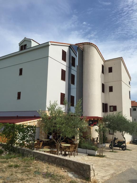 Apartments Villa Cherry Novalja Exteriér fotografie